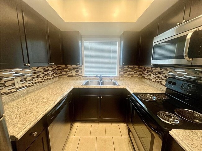 Building Photo - 505 S Westland Ave