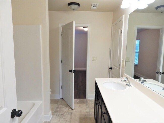 Building Photo - 2441 Melton Common Dr