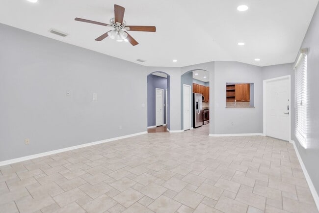 Building Photo - Zephyrhills Rental