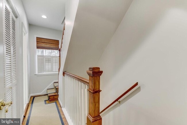 Building Photo - 145 W Hill St