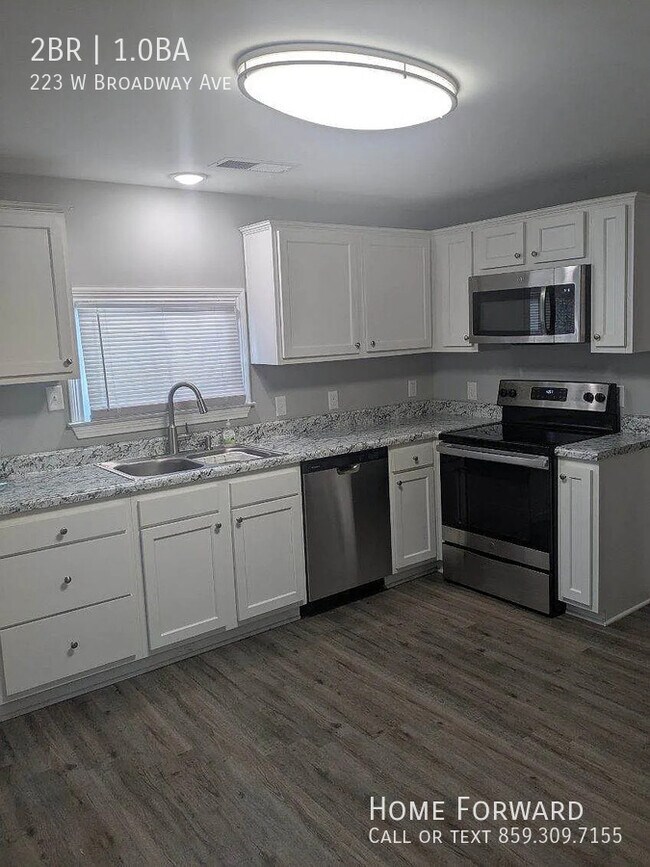 Building Photo - 223 W Broadway Ave