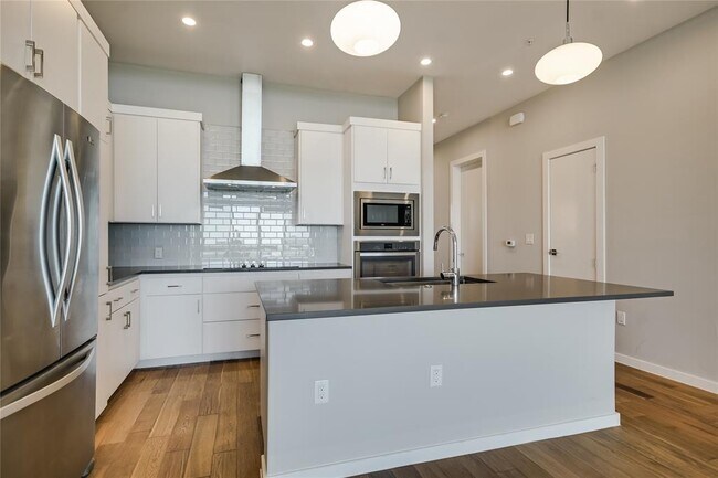 Building Photo - 5921 Hiline Rd