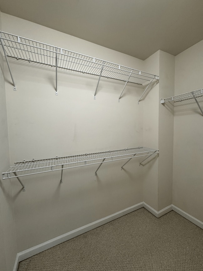 Building Photo - 1356 Thornborough Dr