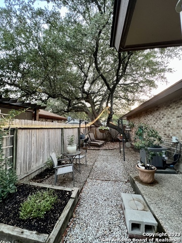 Building Photo - 14323 Indian Woods