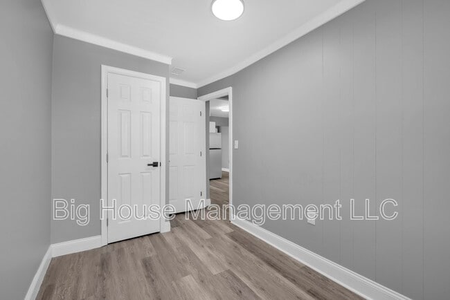 Building Photo - 1725 Hollins St