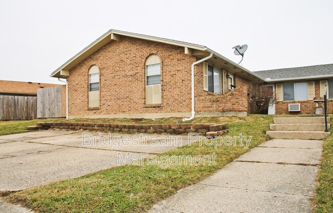 Building Photo - 4654 N Wayne Meadows Cir