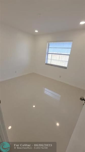 Building Photo - 831 NW 14th Way