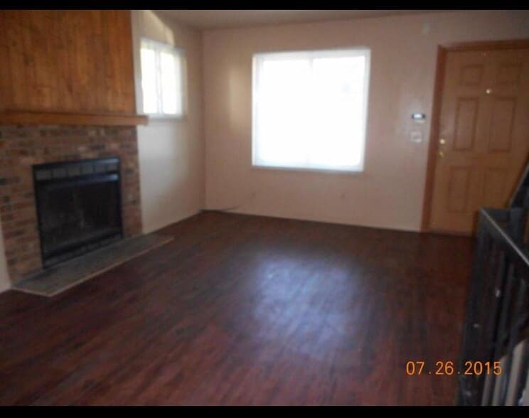 Living room - 17664 E Loyola Dr