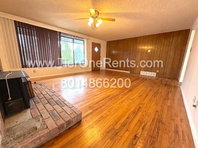 Building Photo - NO DEPOSIT option available for qualified renters!