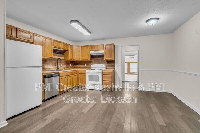 Building Photo - 3153 E Lake Dr