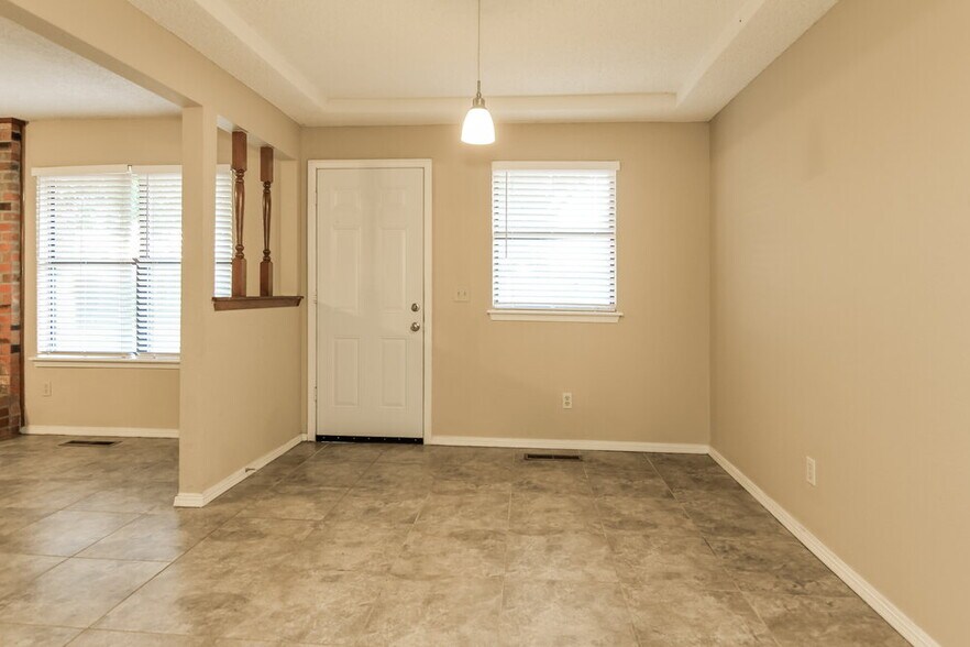 Building Photo - 1074 Dover Mansion