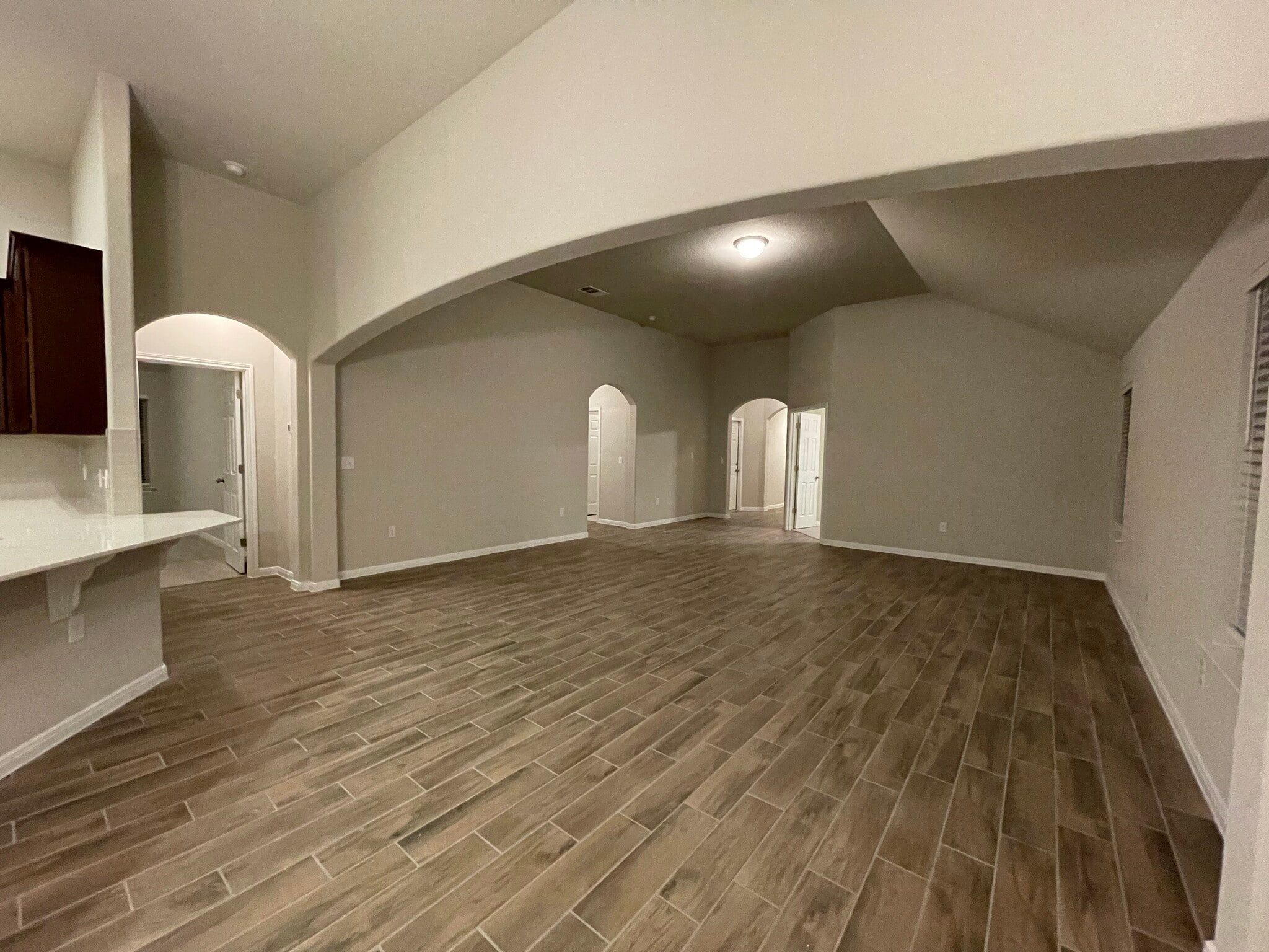 Building Photo - 300 La Joya Pass