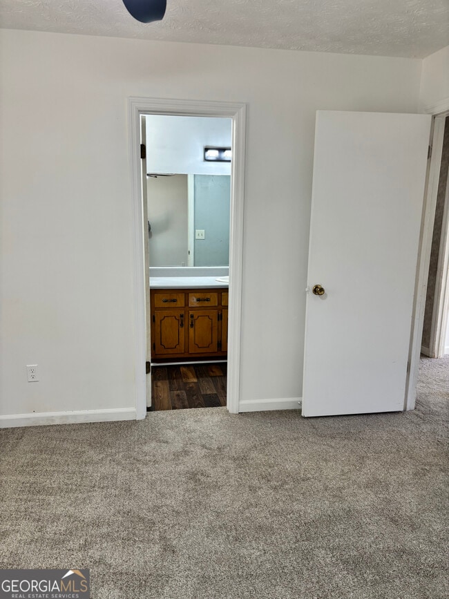 Building Photo - 223 Griffin Park Rd