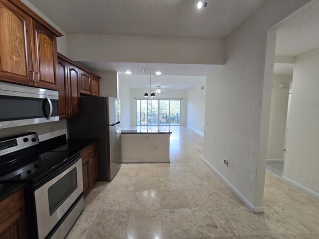 Building Photo - Beautiful 2 Bed 2 Bath Condo in West Palm ...