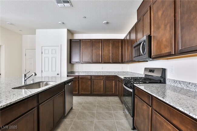 Building Photo - 3464 Covilha Ln