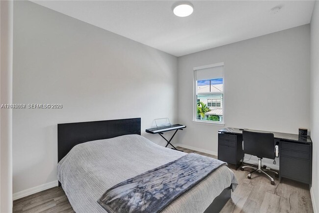 Building Photo - 5140 Eucalyptus Dr