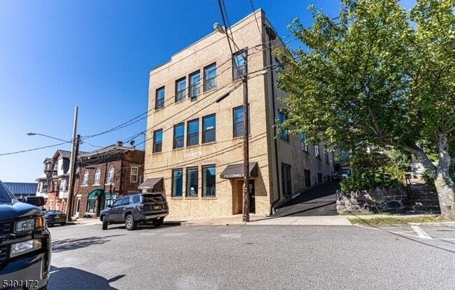 Building Photo - 110 Cornelia St