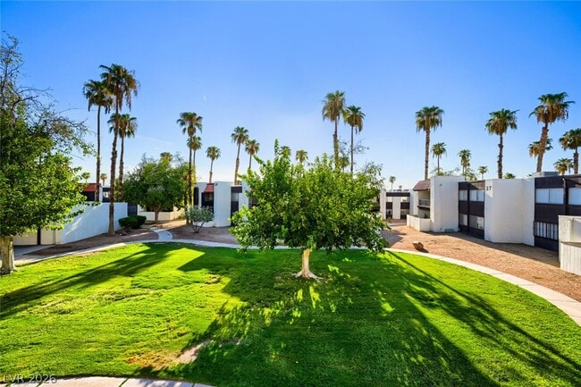 Building Photo - 1405 Vegas Valley Dr