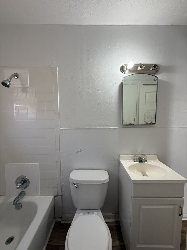 Building Photo - 114 Avenue V