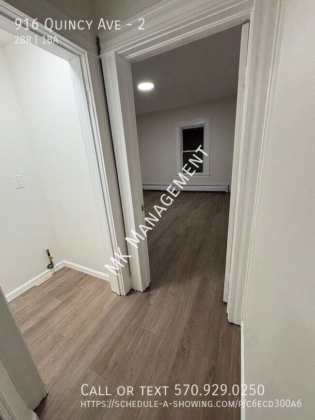 Building Photo - 916 Quincy Ave