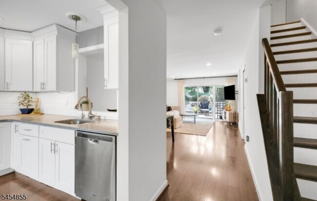 Building Photo - 278 Penns Way