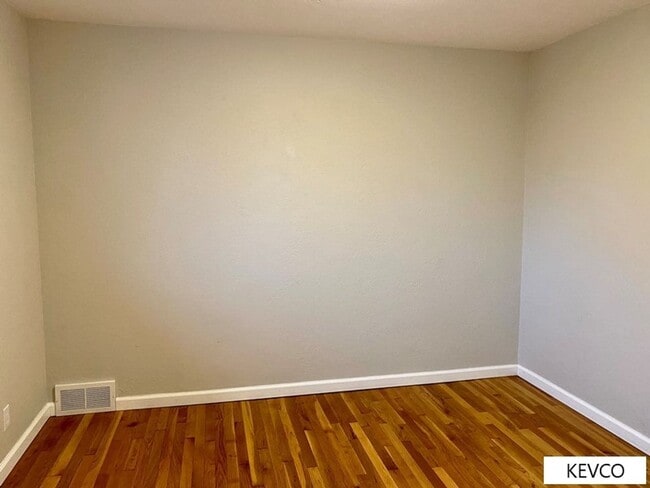 Building Photo - Fantastic House Near City Park