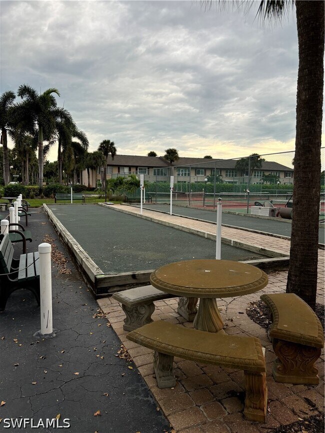 Building Photo - 4180 Looking Glass Ln