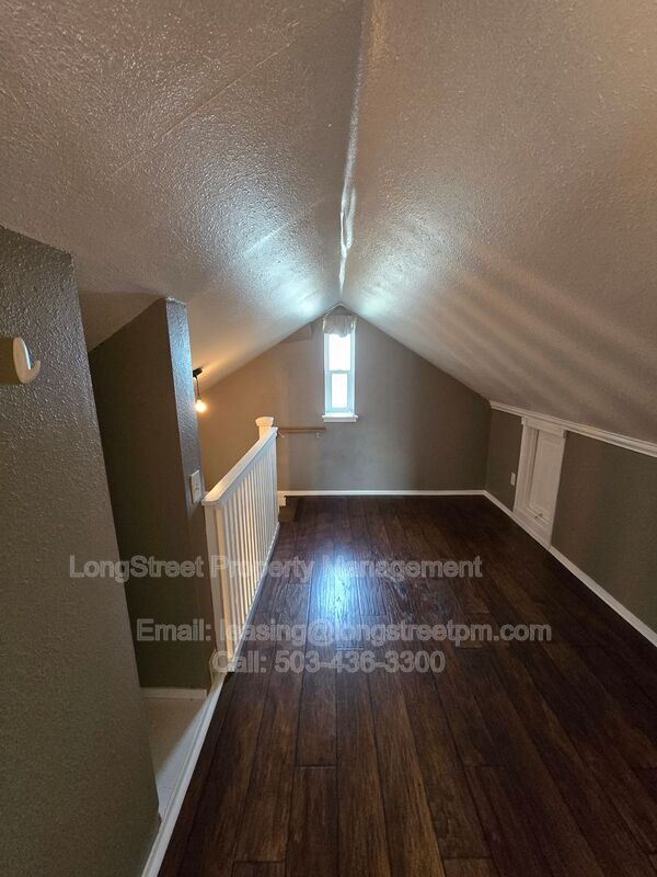 Building Photo - 1740 SW 12th Ave
