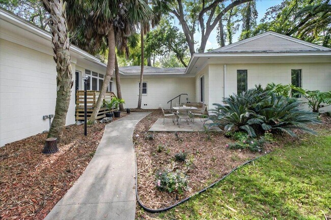 Primary Photo - 1205 Gardenia Dr