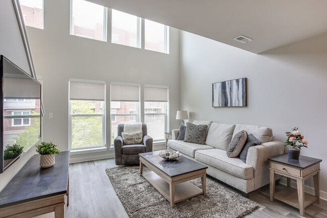 Living Room - 3960 S Lake Dr