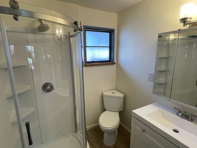Building Photo - STUDIO APT - ROSE TREE INN, UPTOWN SEDONA-...