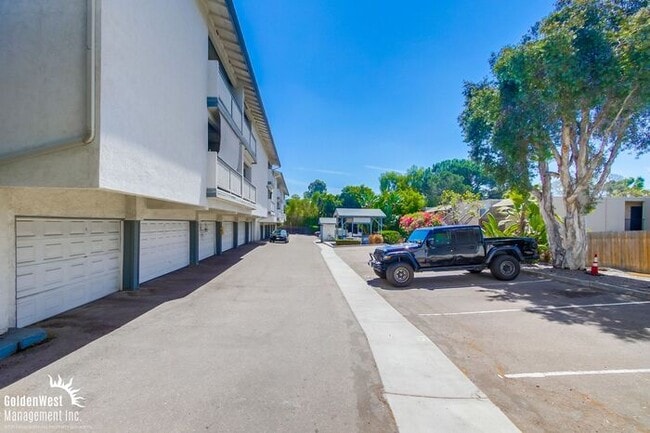 Building Photo - Updated 2Bdm 2Ba Condo in Windsor Chalet C...