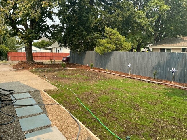 Building Photo - 7806 N Newman Ave