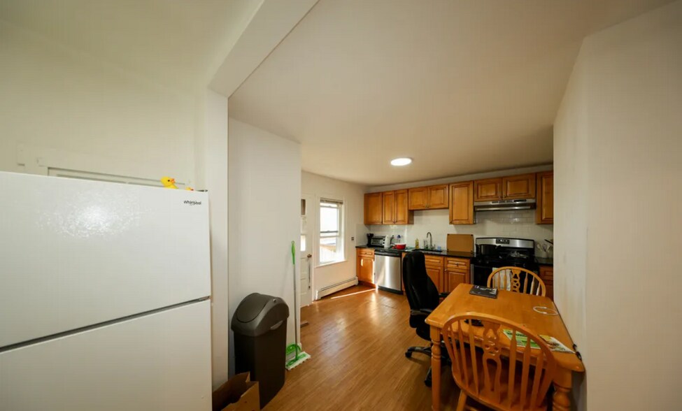 Primary Photo - 17 Princeton St