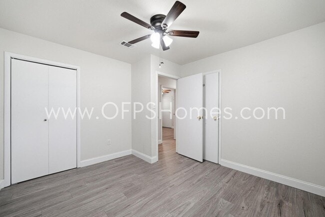 Building Photo - 127 Judith Dr