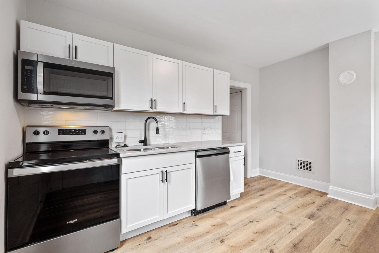 KITCHEN - 1024 Lockbourne Rd