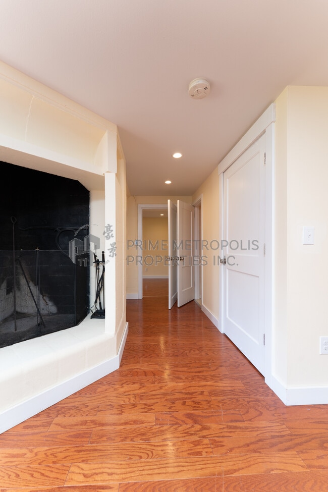 Building Photo - 7461 W Mercer Way