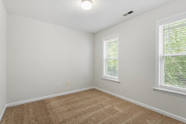 Building Photo - 2396 Sapphire Valley Dr