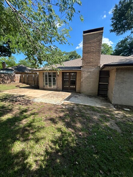 Building Photo - 1007 Almond Ct