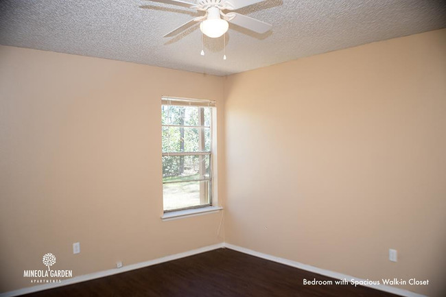Building Photo - Mineola Garden Apts