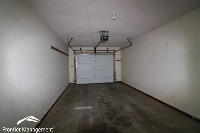 Building Photo - Beautiful duplex located in the hills of West Manhattan!