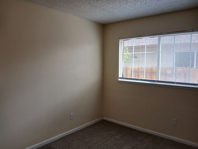 Building Photo - 400 Mokelumne Dr