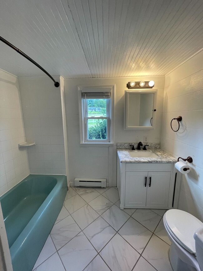 Building Photo - Quaint Country Cottage On Large Lot Near Downtown Blacksburg