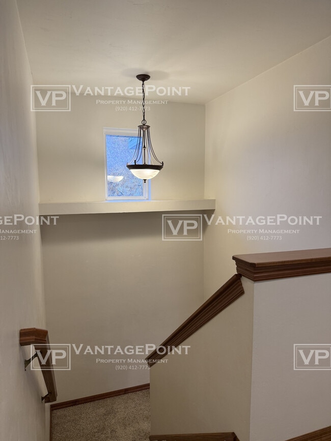 Building Photo - 2071 River Point Ct