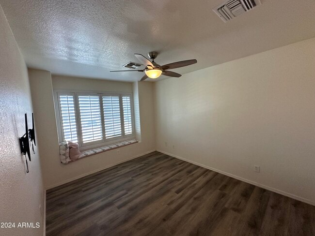 Building Photo - 4660 S Wildflower Dr