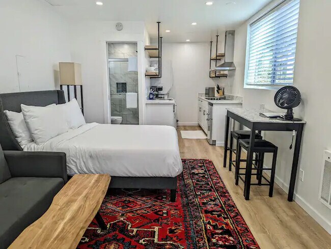 Unit F Studio - 347 Cottonwood Ct