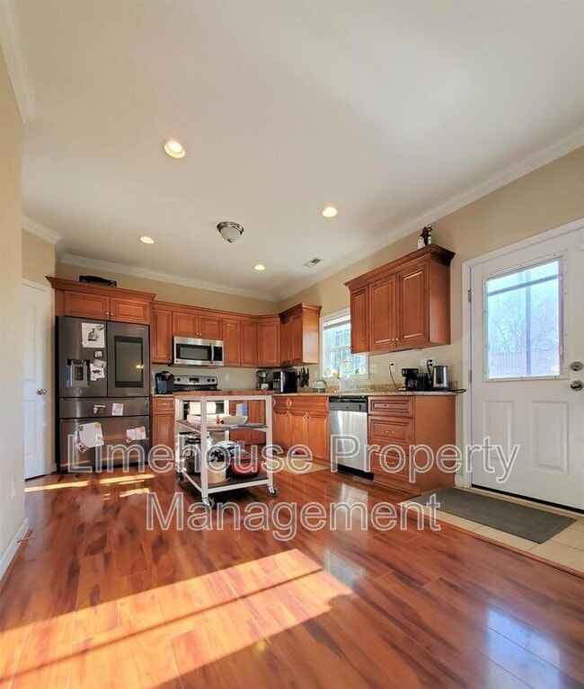 Building Photo - 2001 Pershing Ave