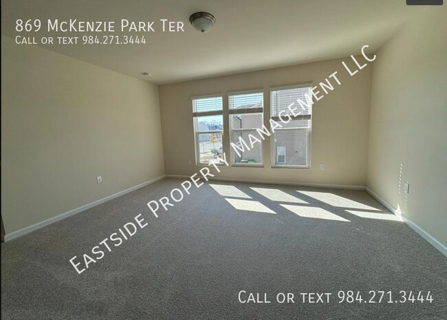 Building Photo - 869 McKenzie Pk Ter