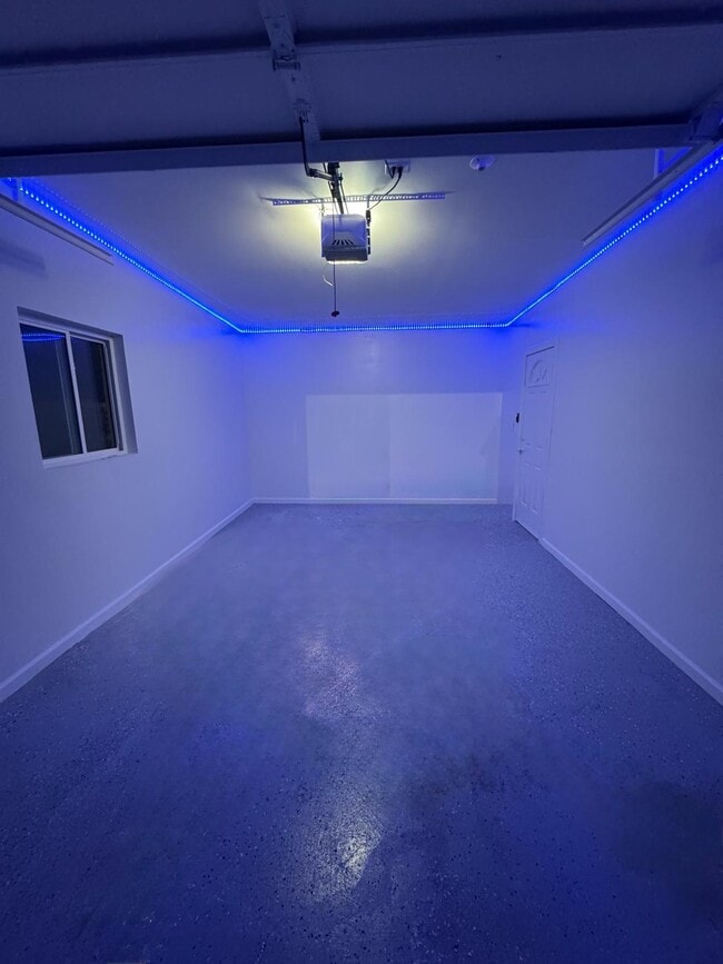 Building Photo - 1550 Frebis Ave