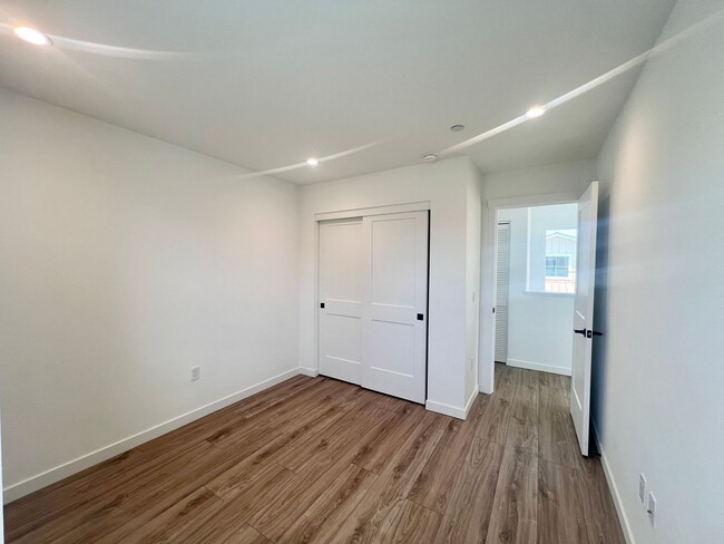 Building Photo - NEW PRICE! Beautiful 3 bedroom 2.5 home in...